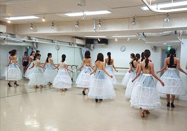 １　ブライダルモデルレッスン